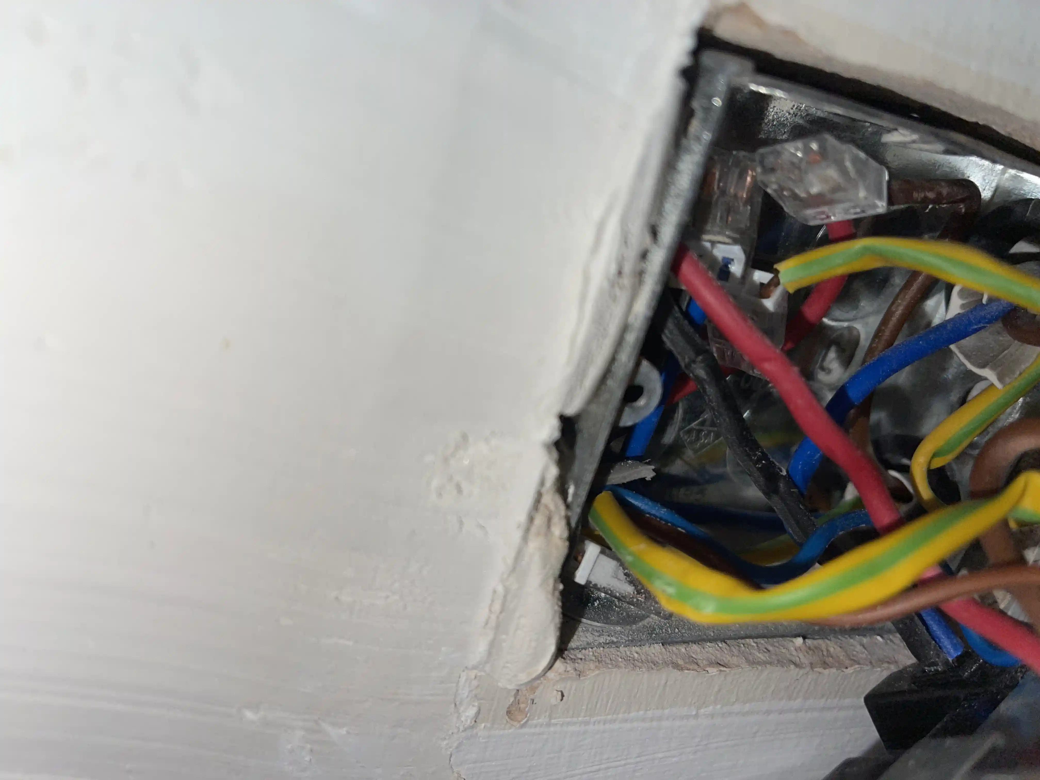 24 Hours Emergency Electrician near Gerrards Cross